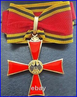 11044? German post WW2 Order of Merit Grand Cross Großes Verdienstkreuz medal