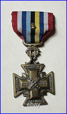 1941-45 WWII National Defense Medal Daughters of the Confederacy RARE #2003