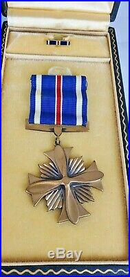 2 US World War 2 Distinguished Flying Cross Medals and Air Medal