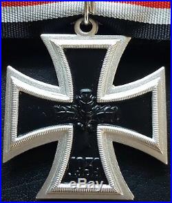 8058 German post WW2 Iron Cross Knight Cross medal 1957 pattern ST&L RK
