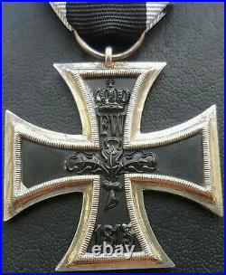 9361 German WW1 Iron Cross II. Class medal Eisernes Kreuz magnetic core