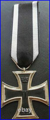 9361 German WW1 Iron Cross II. Class medal Eisernes Kreuz magnetic core