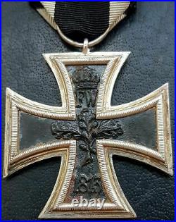 9768 German WW1 Iron Cross II. Class medal magnetic Eisernes Kreuz maker IVI