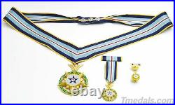 Cased U. S. USA Space MOH Space Medal of Honor silk Neckribbon ww12 Order Rare