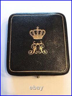 Cased WW1 Imperial German Mecklenburg Order of Griffin Officers Badge- Medal/Pin
