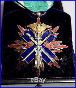 Fine & scarce! WW2 5th Class ORDER of GOLDEN KITE MEDAL SILVER JAPANESE JAPAN