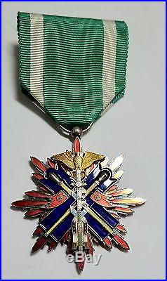 Fine & scarce! WW2 5th Class ORDER of GOLDEN KITE MEDAL SILVER JAPANESE JAPAN