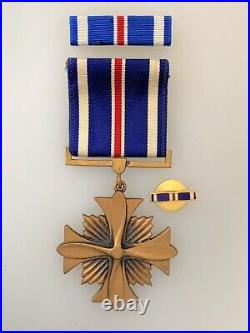 GENUINE WW2 American U. S. Dist Flying Cross Medal cased award set good condition