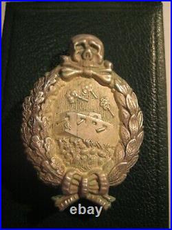 German WW I rare tank fight medal from Juncker in old case original badge silver