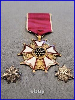 Interesting WW2 Navy Legion of Merit w Commander Sterling Rank Insignias Medals