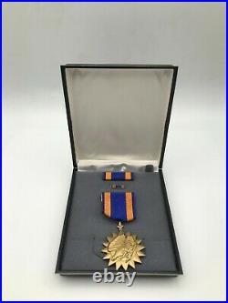 Original Early WW2 U. S. Army Air Forces Air Medal With Lapel Pin and Box