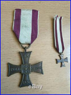 Original Polish WW2 Cross of Valour medal + a miniature medal