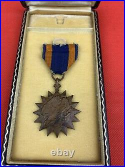 Original WW2 US Air Medal With Case