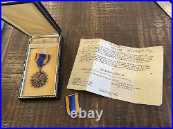 Original Wwii Usaaf 92nd Bomb Group Id'd Cased Air Medal / Document