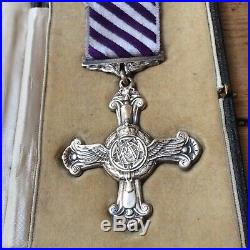 Original rare DISTINGUISHED FLYING CROSS DFC medal WW2 1941 in original case