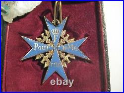 Pour le Merite in old case and pilot badge of Juncker WW I rare prussia medals