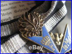 Pour le Merite oak leaves medal antique hard enamel WW I and WW II combat medal