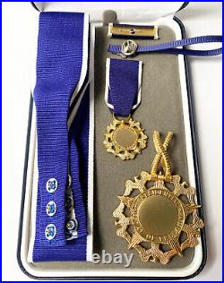 U. S. USA Presidential Medal of Freedom full Set mini medal Lapel pin ribbon bar