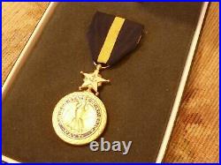 Us Navy Post War Distinguished Service Medal In Box Of Issue