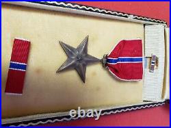 Us Wwii Bronze Star Medal And Lapel Pin