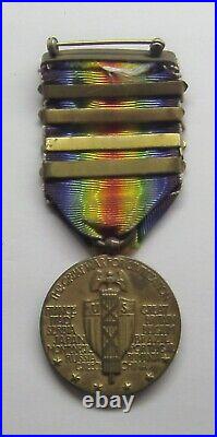 VINTAGE WW I Victory Medal and also 4 Battle Bars AISNE