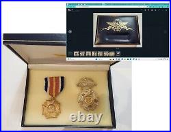 VNTG WWII 1940 Maneuvers Medal & Veterans of Foreign Wars of U. S. Gold Fild