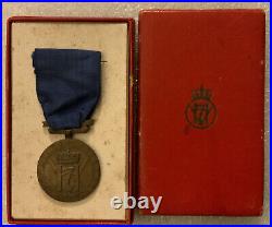 Vintage Bronze WWII Norway'King Haakon VII Freedom Medal 1940-1945' Boxed