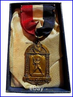 Vintage WW2 Persian Gulf Command Baseball Medal