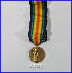 WW1 WAR ORIGINAL MEDALS WITH RIBBONS WAR, VICTORY 1914 1918 GNR J E Codling