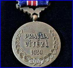 WW2 CZECHOSLOVAKIA BRAVERY MEDAL Medaila za Chrabros WITH RARE CASE ISSUE
