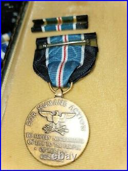 WW2 FLYING CROSS IN BOX With CLUSTTERSAND RIBBON + 6 MEDALS AND RIBBONS SEE STORE