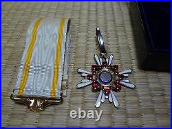 WW2 JAPANESE ARMY 3th Orders of the Sacred Treasure MEDAL badge army navy RARE