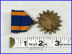 WW2 Military US Army Air Force Bronze Medal Eagle with Lightening Bolts