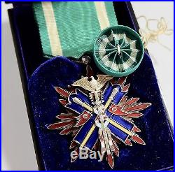 WW2 Nice 4th 5th Class ORDER of GOLDEN KITE MEDAL STERLING SILVER JAPANESE JAPAN