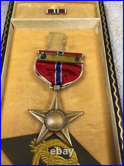 WWII Bronze Star Medal with Label Pin & Coffin Case