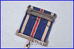 WWII U. S. ARMY AIR CORPS DISTINGUISHED FLYING CROSS with2 OLC IN CASE