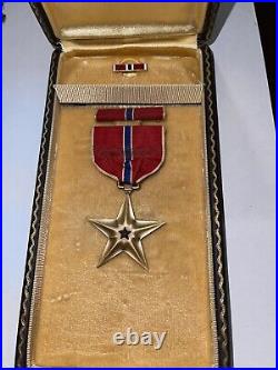 WWII United States BRONZE STAR MEDAL with Coffin Case, Lapel Pin & Ribbon Bar