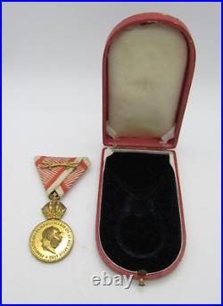 WWI Austria Military Merit Medal Gold Red Enamel War Ribbon Swords original Box