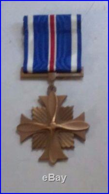 Ww II Us Navy Distinguished Flying Cross Medal Ribbon Lapel Pin Case Named