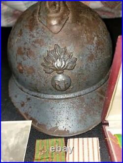 Ww1 French Helmet, War Cross, Military, Combat Cross Medals -postal Photto