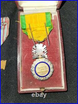 Ww1 French Helmet, War Cross, Military, Combat Cross Medals -postal Photto