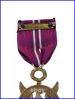 Ww2 US Presidential Medal of Merit First Type Slot Brooch