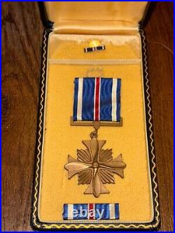 Wwii Us Mint Aircorps Distinguished Flying Cross Medal Ribbon Bar Lapel Case Ww2